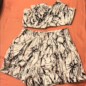 Black a white short and crop set